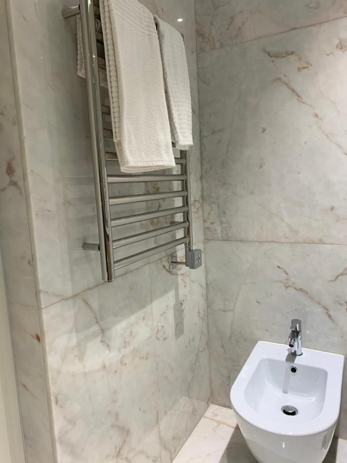 Apartment New!! Luxury Avenida Da Liberdade Flat- With Rooftop And Pool Lissabon